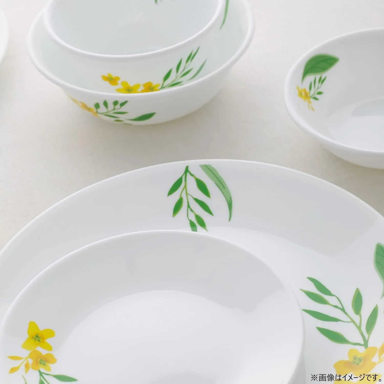 Corelle Medium Plate, Break-resistant, Lightweight, Microwave & Oven Safe, Noble Yellow Floral