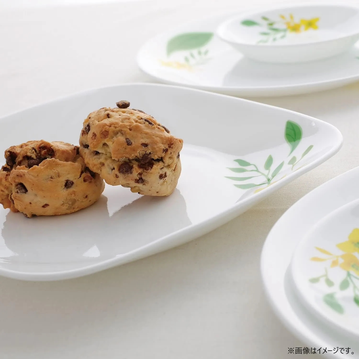 Corelle Medium Plate, Break-resistant, Lightweight, Microwave & Oven Safe, Noble Yellow Floral