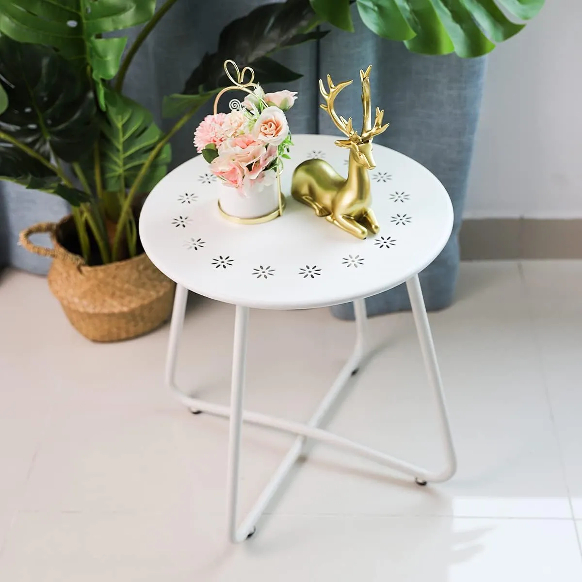 danpinera Outdoor Side Tables with Flower Cut Outs, Weather Resistant Steel Patio Side Table, Small Round Outdoor End Table Metal Side Table for Patio Yard Balcony Garden White