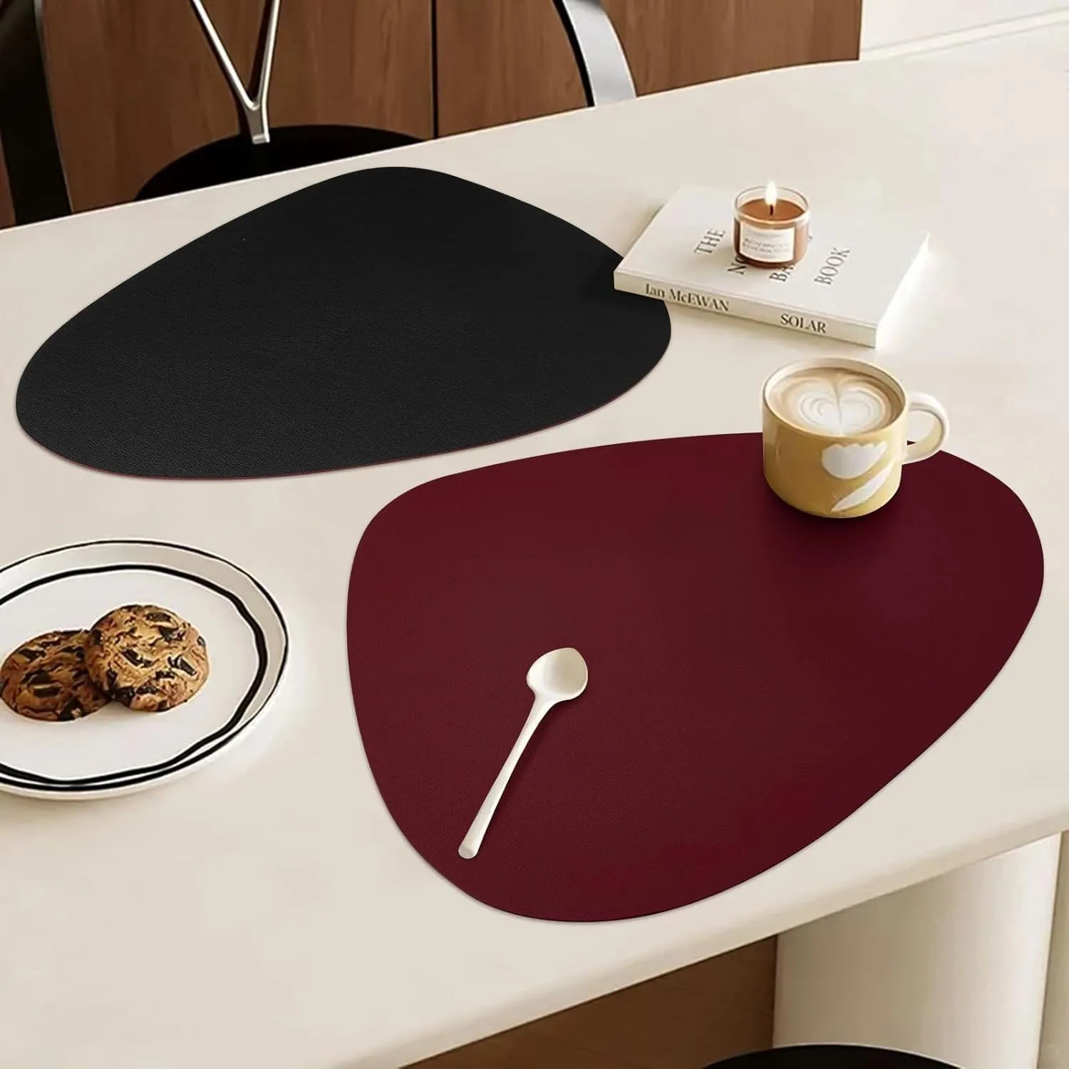 Faux Leather Placemats and Coasters Set of 4, Dual-Sided Round Place Mats for Kitchen Dining Patio Table, Washable Oval Modern Table Mates, Non-Slip Heat Resistant Coffee Mates, Red Black Placemats