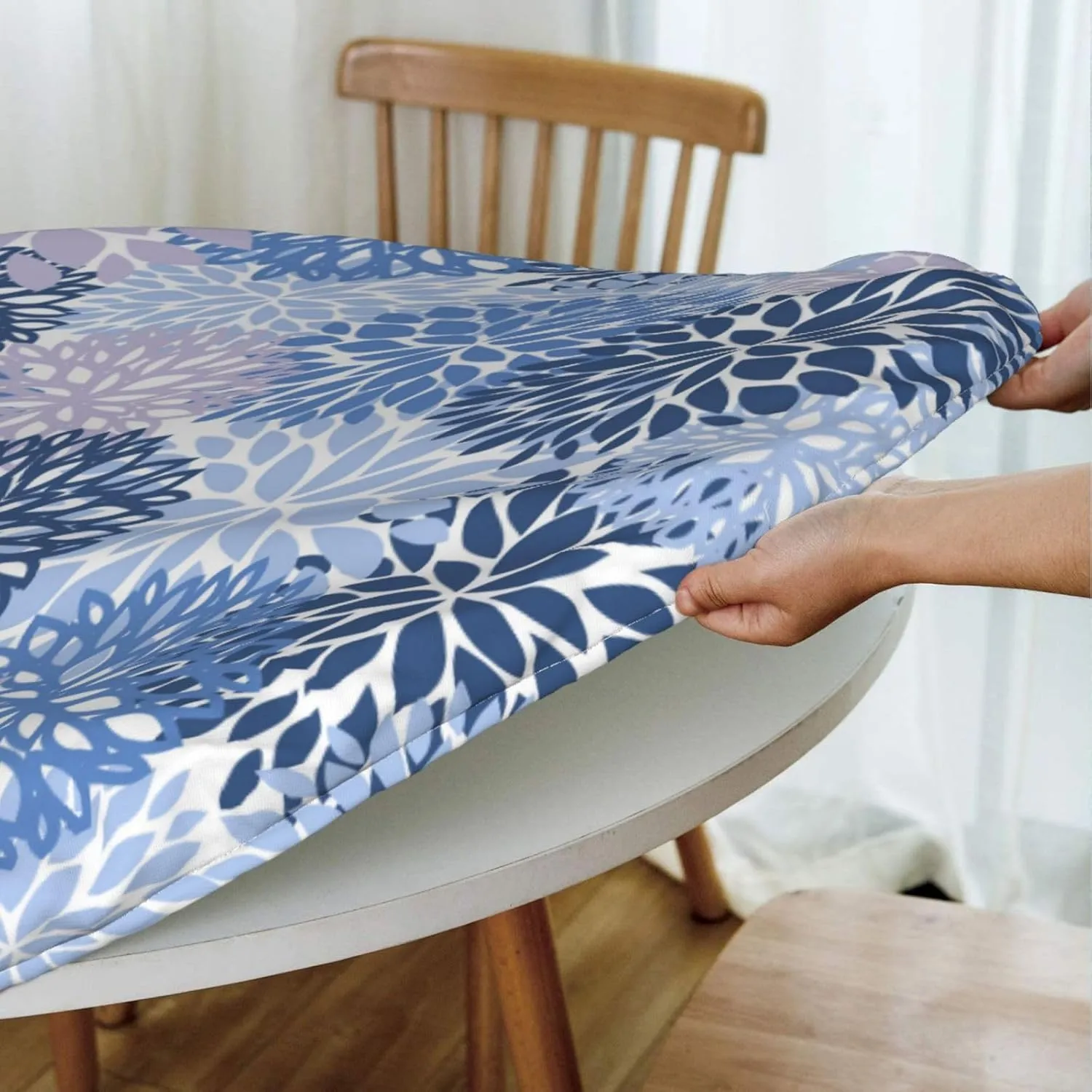 Fiokroo Blue Grey and Navy Chrysanthemum Flowers Tablecloth with Elastic Edge, Round Table Cloth Daisy Floral Washable Reusable Table Cover for Kitchen Dining Party Picnic, Small