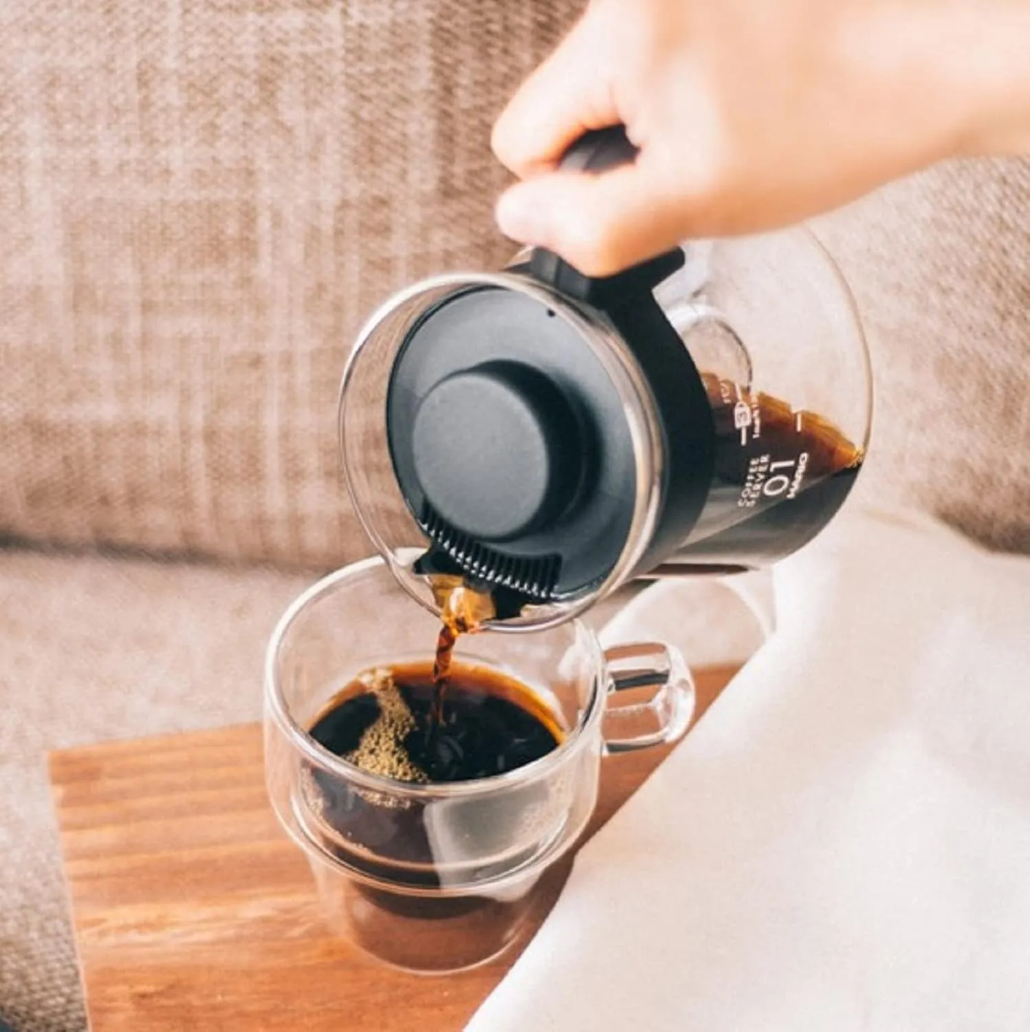 Hario V60 Glass Coffee Server, 700ml, Black