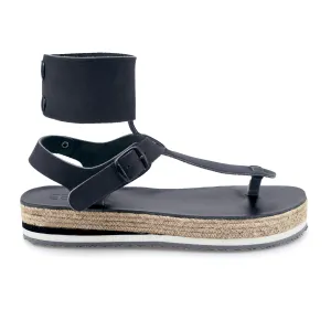 Que | Sandals