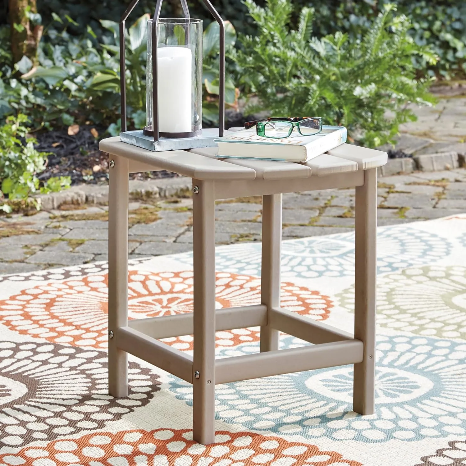 Signature Design by Ashley Sundown Treasure Outdoor Patio HDPE Weather Resistant End Table, Brown