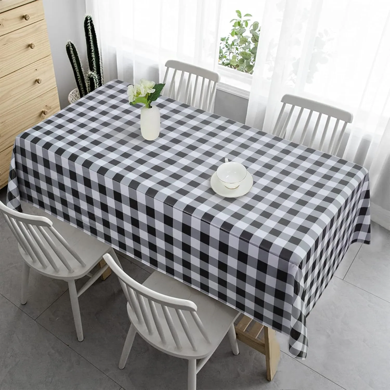 Vonabem Vinyl Tablecloth with Flannel Backing, Checkered Vinyl Plastic Table Cloth Cover Oil Spill Proof PVC Table Cloths for Camping Picnic Dining Indoor Outdoor(Black,60X102IN)