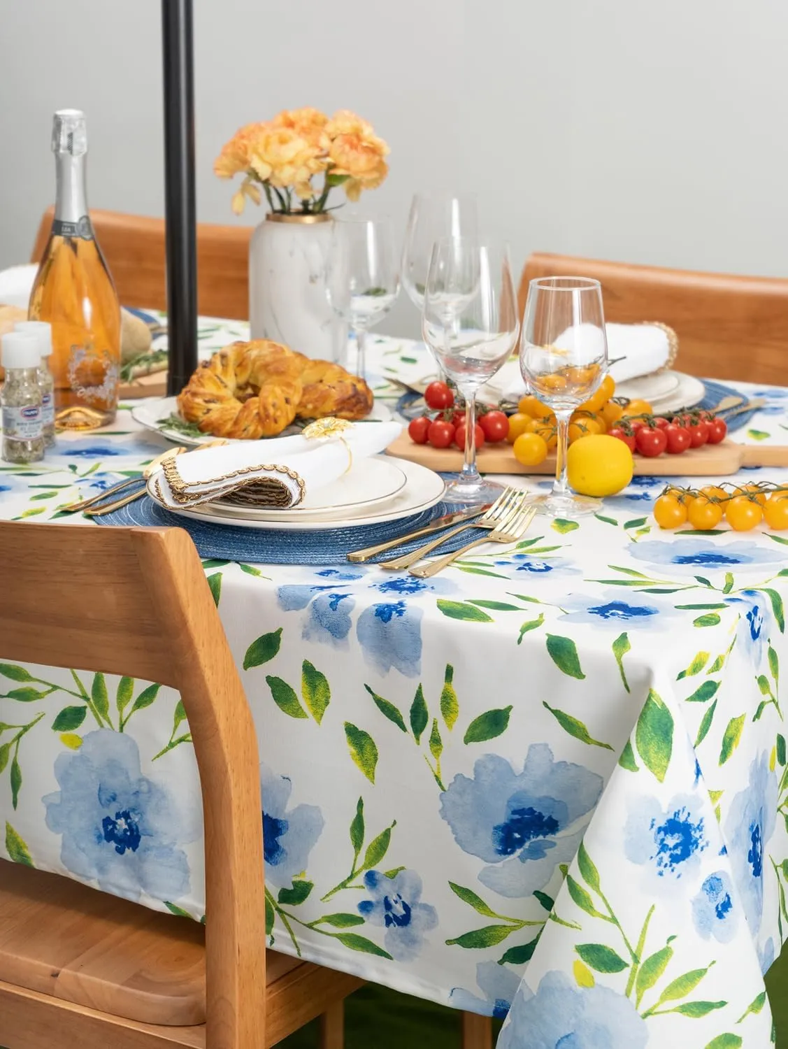 YiHomer Indoor Outdoor Tabletop for Spring Summer Decorations, Picnics and Dinner Parties - Stain and Water Resistant, Spring Blossoms, Zipper Tablecloth, 60 x 84 Rectangle with Umbrella Hole
